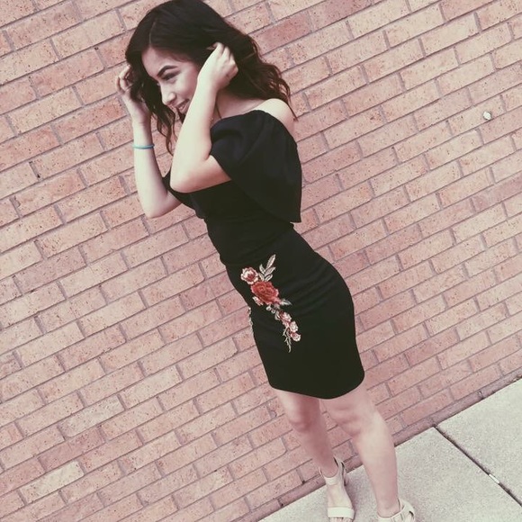 Off-Shoulder Ruffle Dress - Picture 1 of 1